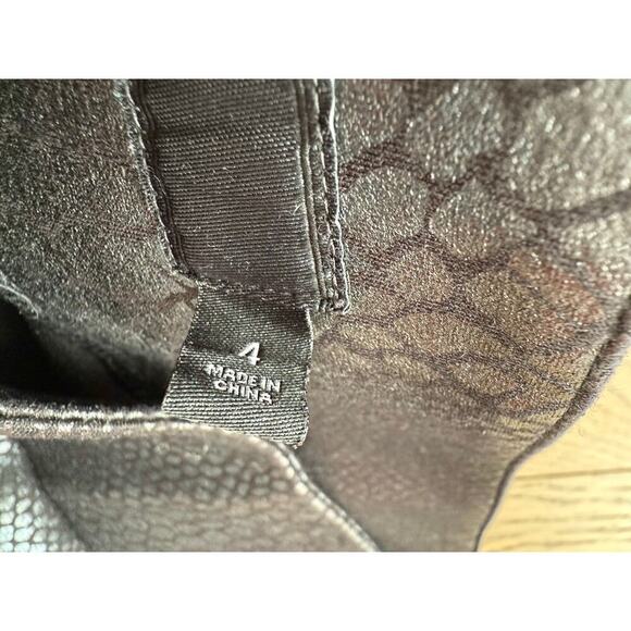 Torrid Black Faux Snakeskin Cropped Legging Elastic Waist 4 (4X) - Picture 6 of 8